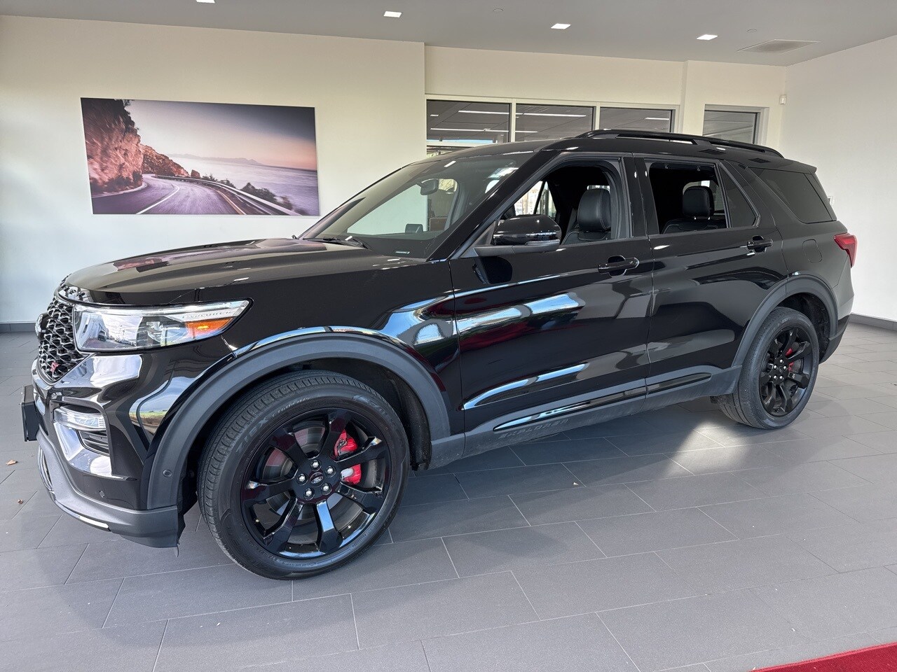 2020 Ford Explorer ST photo 3