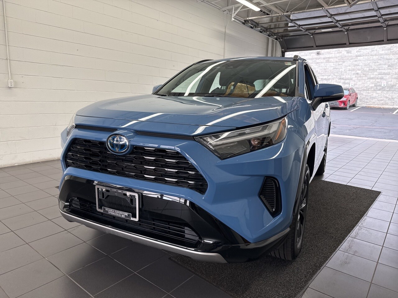 2024 Toyota RAV4 Hybrid SE photo 3