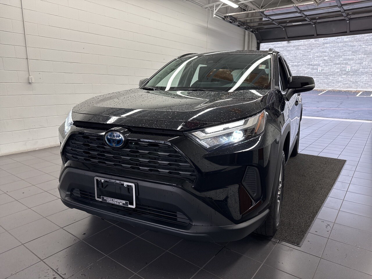 2024 Toyota RAV4 Hybrid XLE photo 3