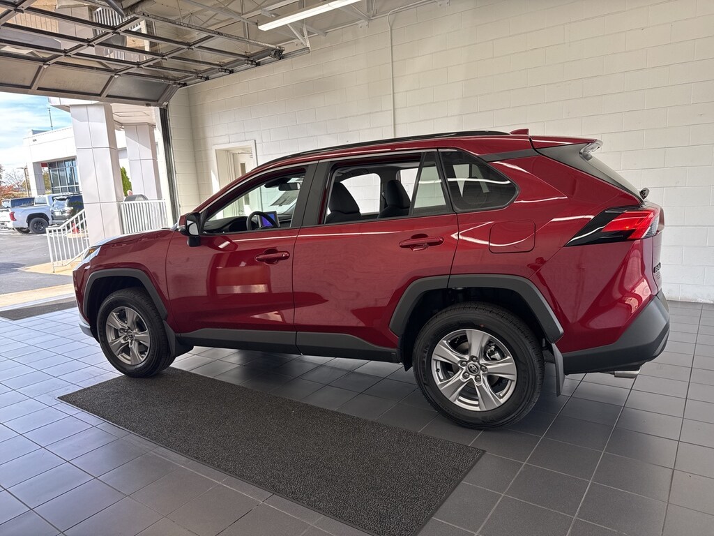 New 2025 Toyota RAV4 XLE SUV