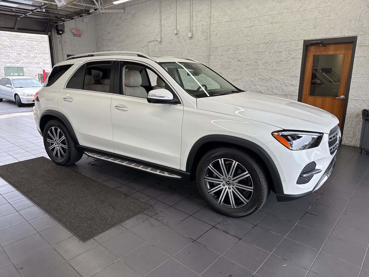 2025 Mercedes-Benz GLE GLE 350 4MATIC's photo