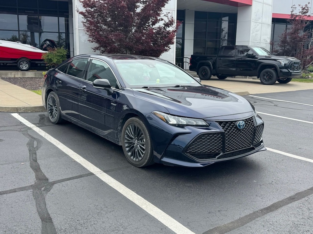 Used 2021 Toyota Avalon Hybrid XSE Sedan