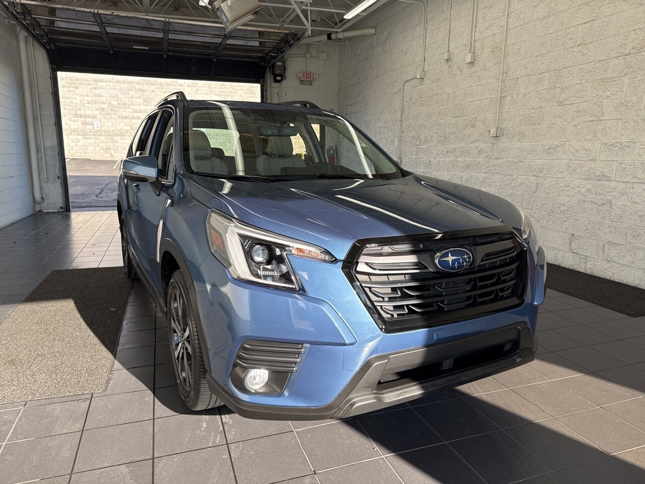 2023 Subaru Forester Limited photo 2