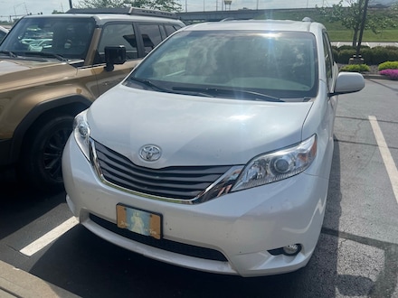 2017 Toyota Sienna XLE Minivan/Van