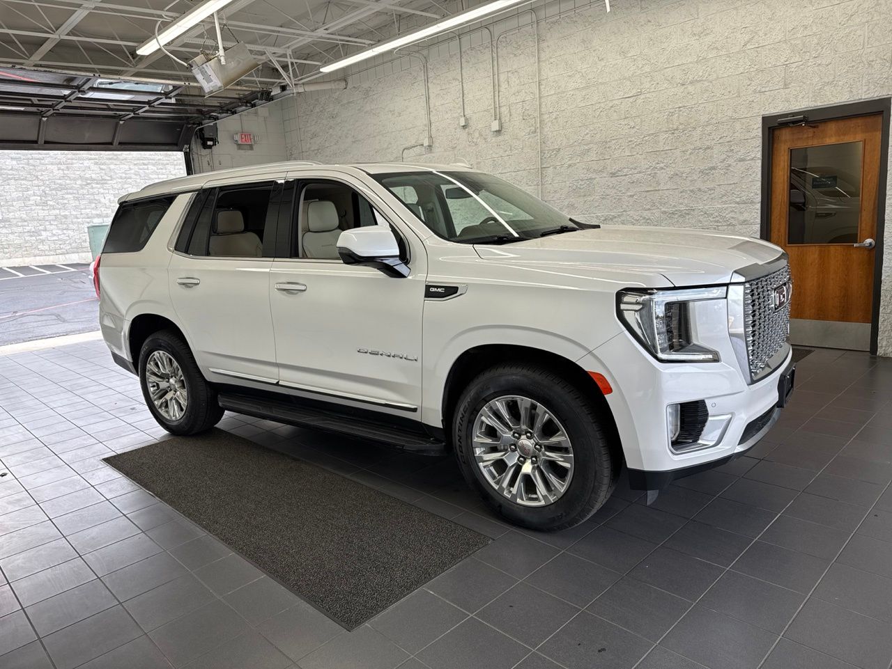 2022 GMC Yukon 4WD Denali's photo