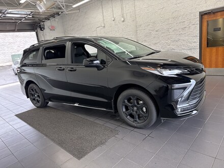 2025 Toyota Sienna Woodland Edition Van Passenger Van