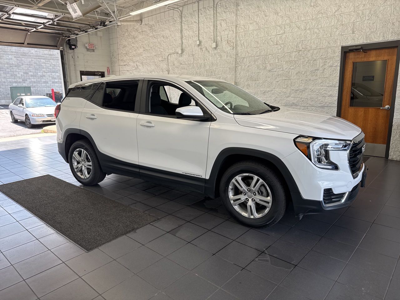 2024 GMC Terrain SLE FWD's photo