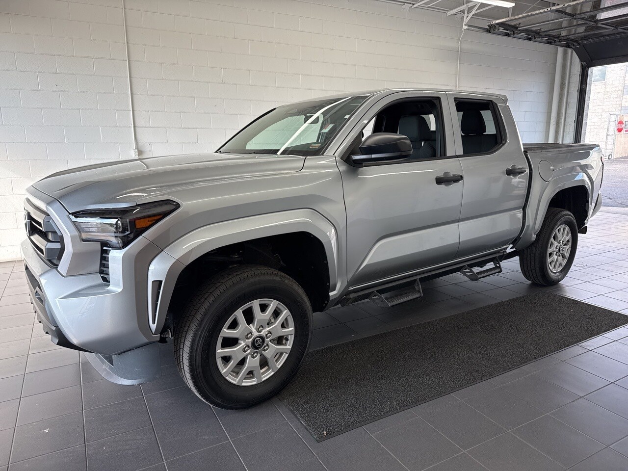 2024 Toyota Tacoma SR photo 4