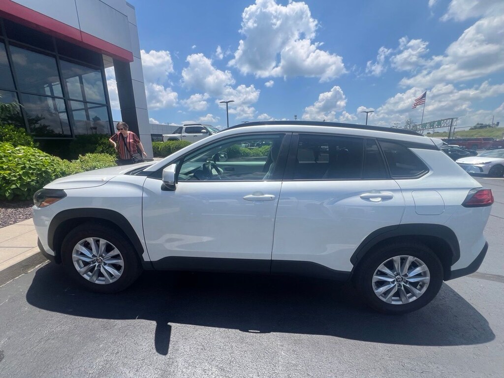 Used 2024 Toyota Corolla Cross LE SUV