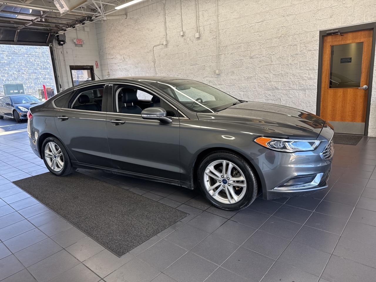 2018 Ford Fusion SE's photo