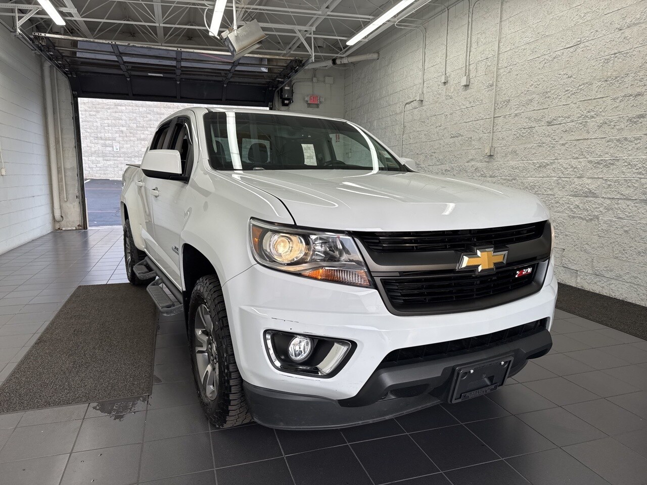 2018 Chevrolet Colorado Z71 photo 2