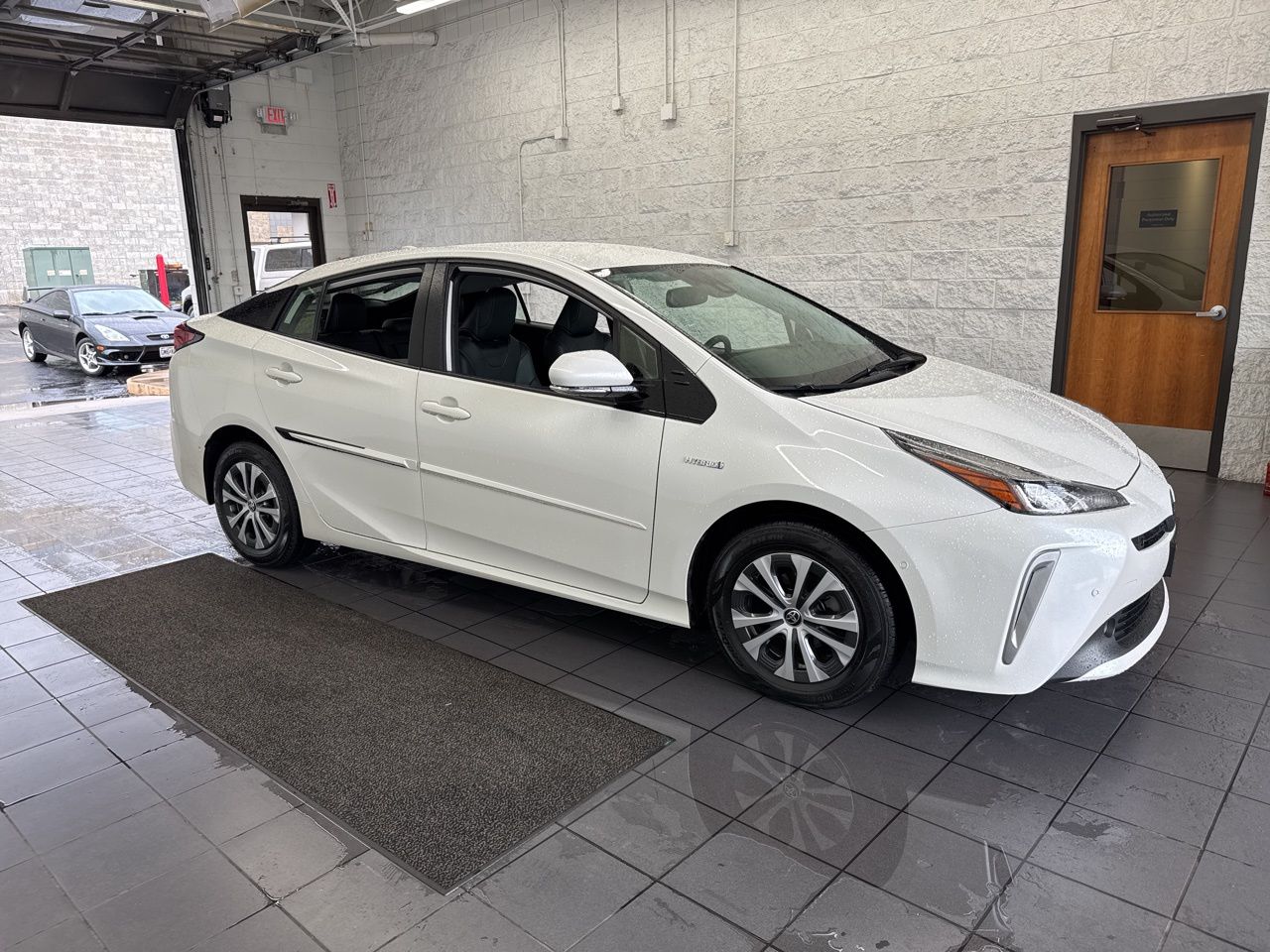 White (Blizzard Pearl) 2019 Toyota Prius XLE AWD-e Hatchback All-Wheel Drive Continuously Variable Transmission