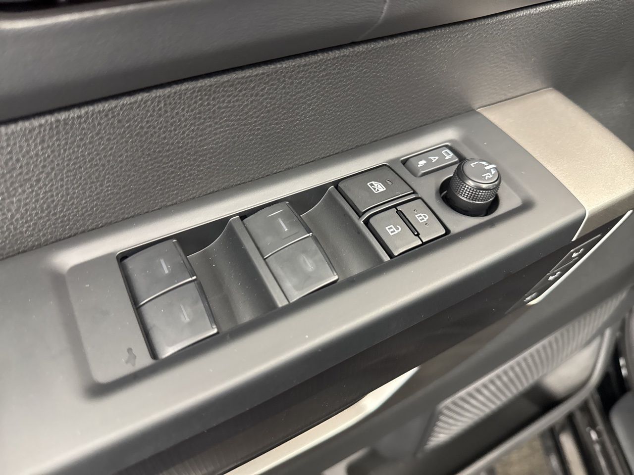 2026 Toyota Tundra Platinum - Photo 41