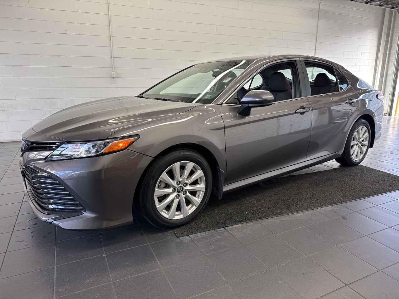 2018 Toyota Camry LE photo 4