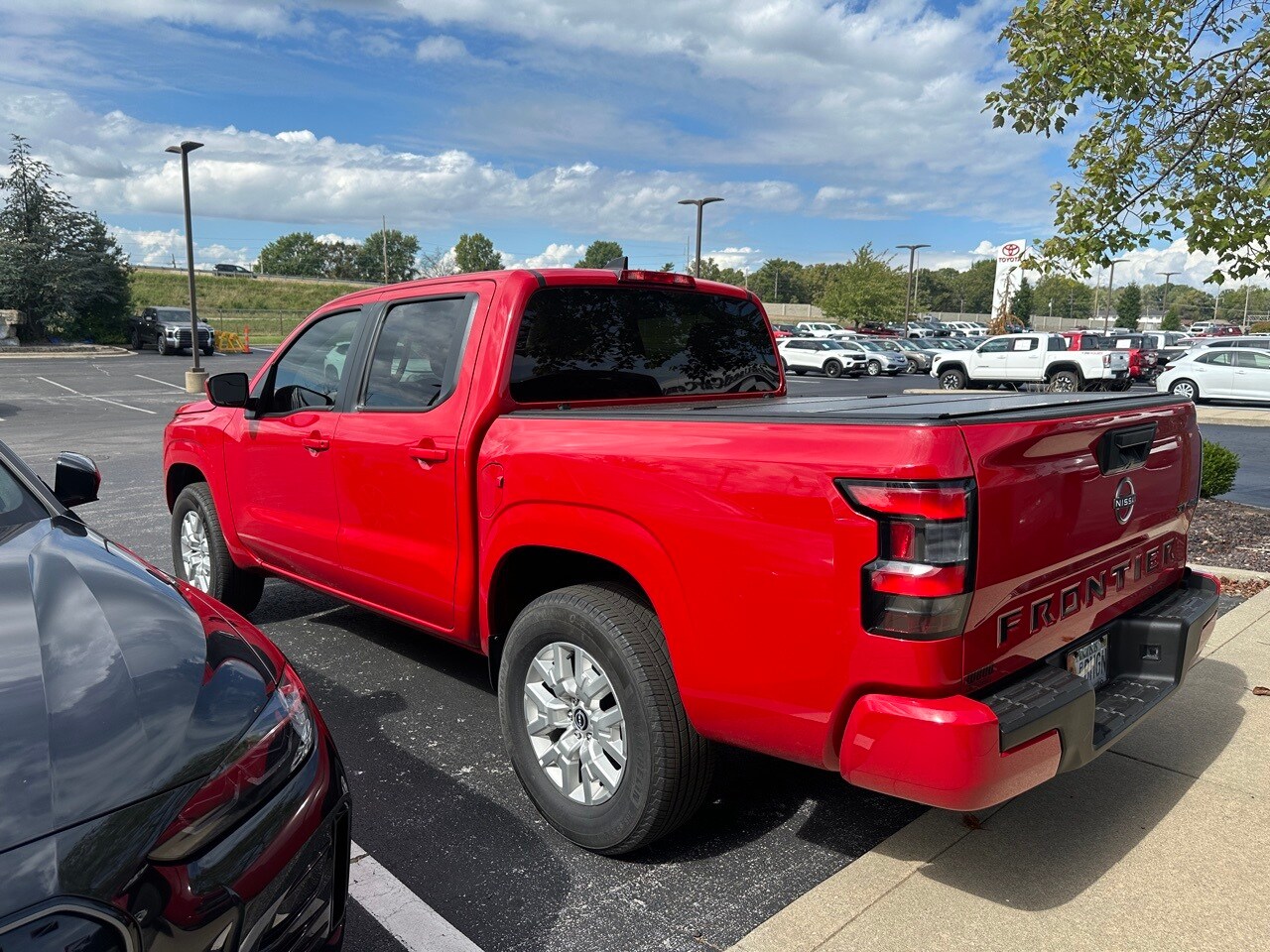2023 Nissan Frontier SV photo 4