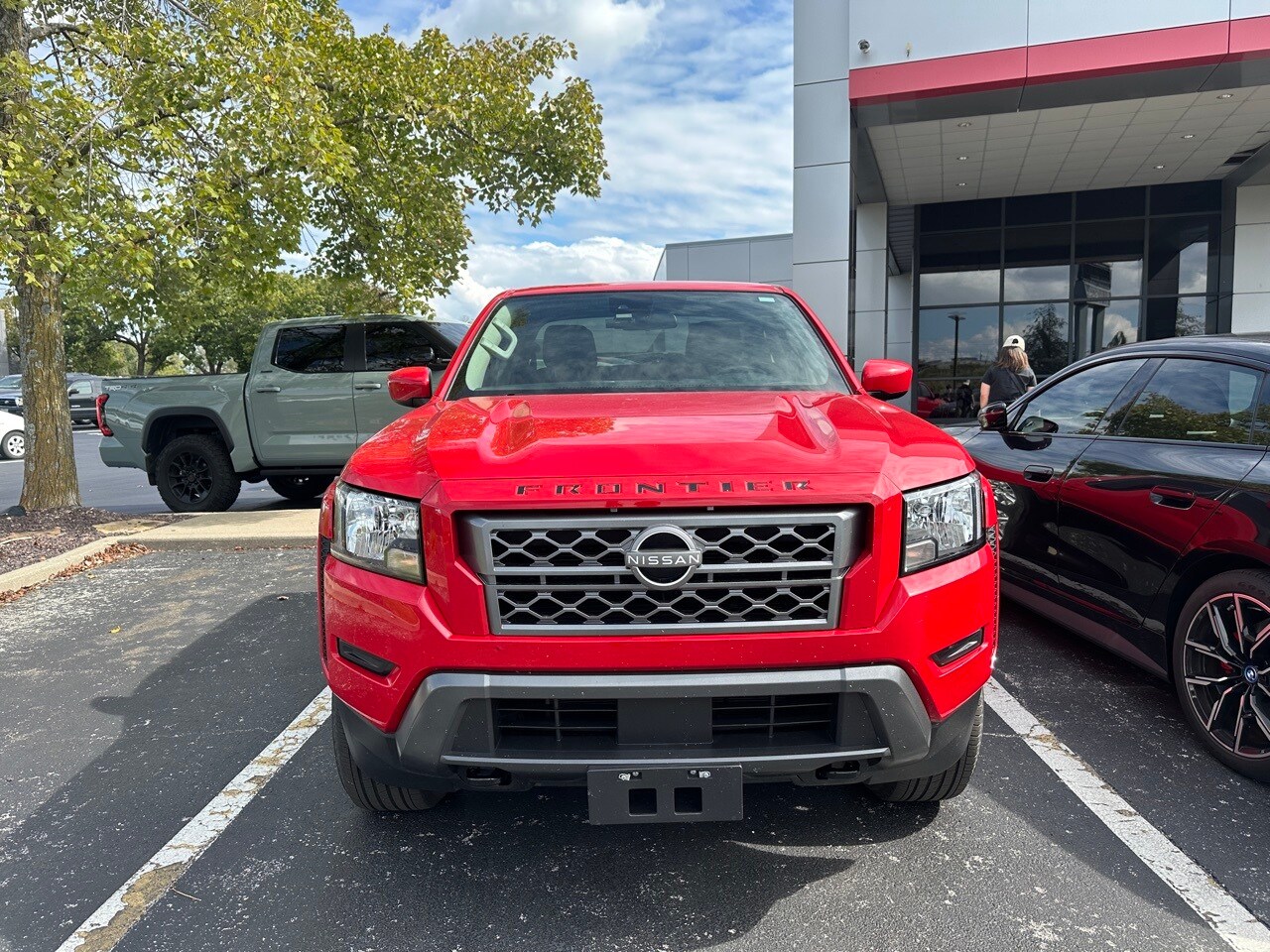 2023 Nissan Frontier SV photo 2