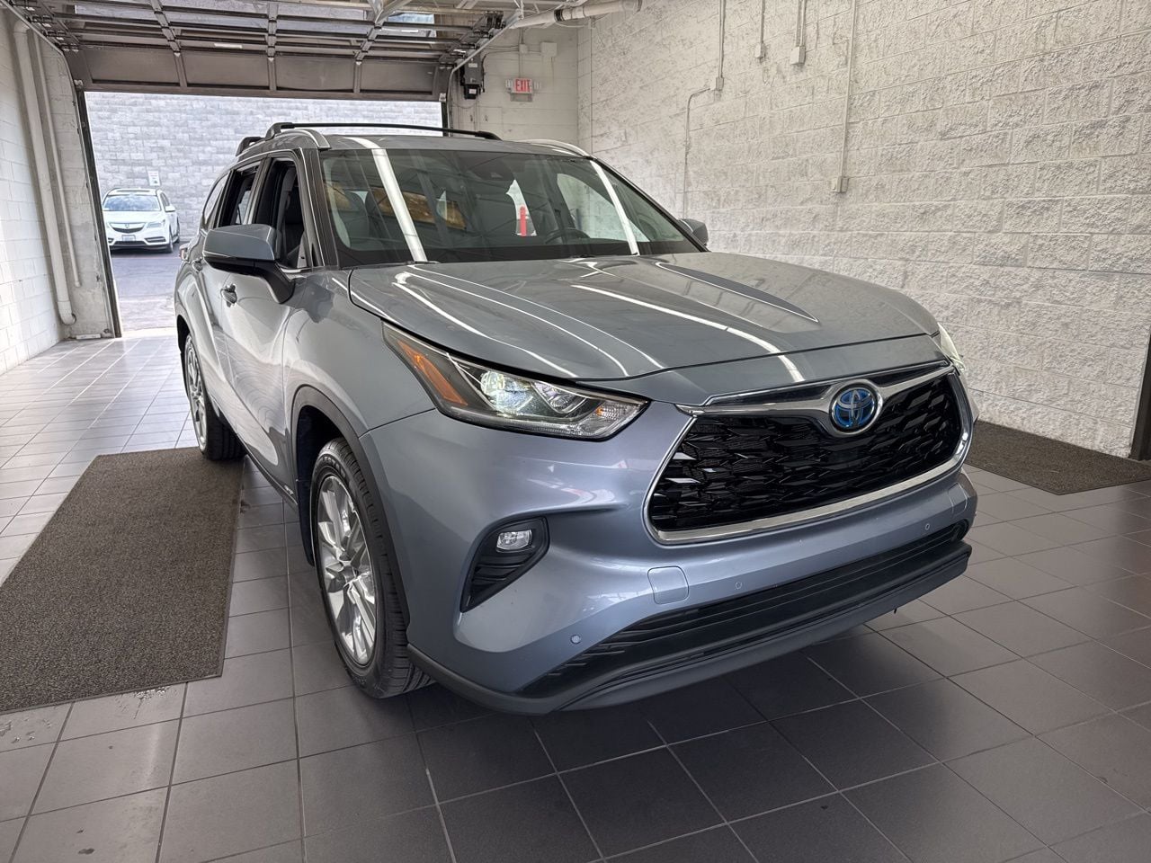 View vehicle photo 2