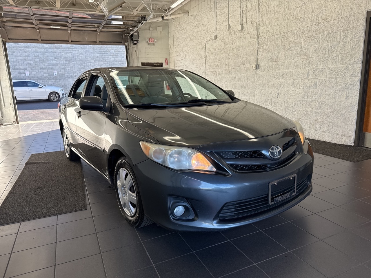 Used 2011 Toyota Corolla LE with VIN 2T1BU4EE6BC681377 for sale in Springfield, MO