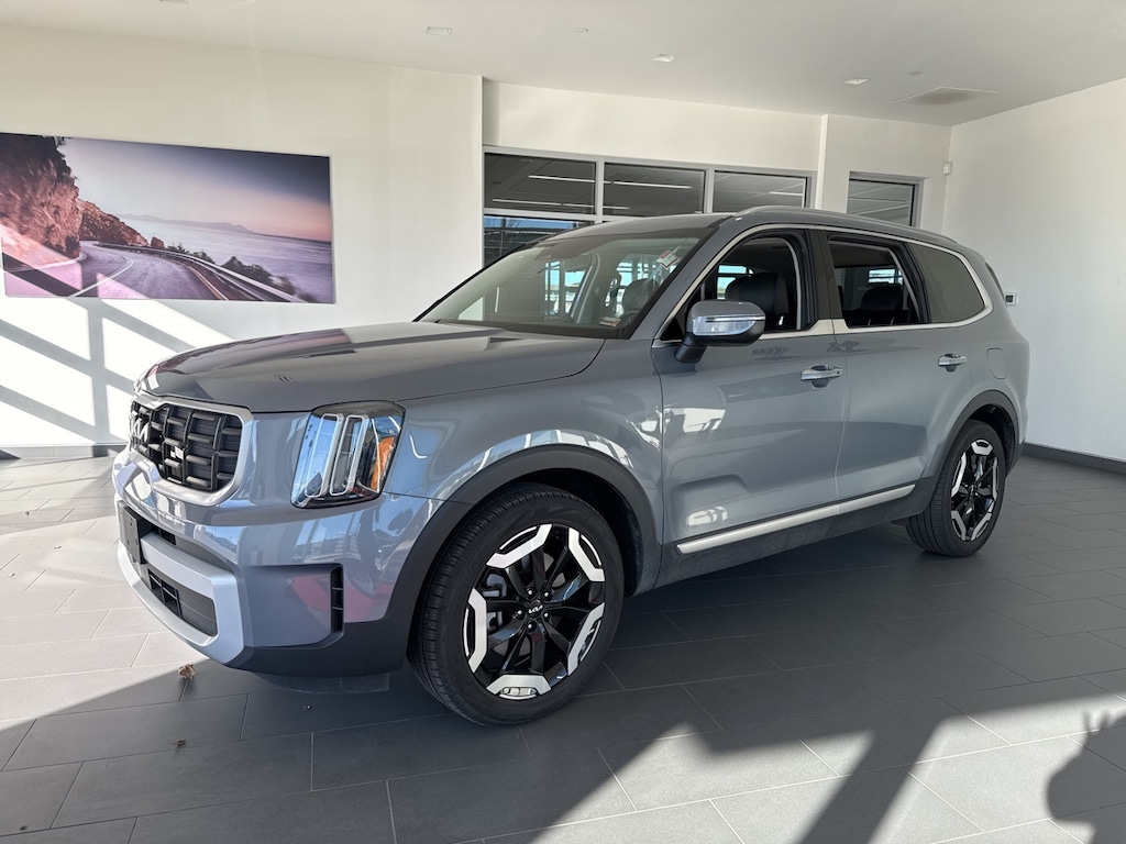 Used 2025 Kia Telluride S SUV