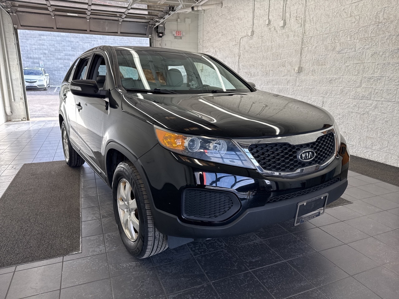 Used 2013 Kia Sorento LX with VIN 5XYKT3A18DG353532 for sale in Springfield, MO