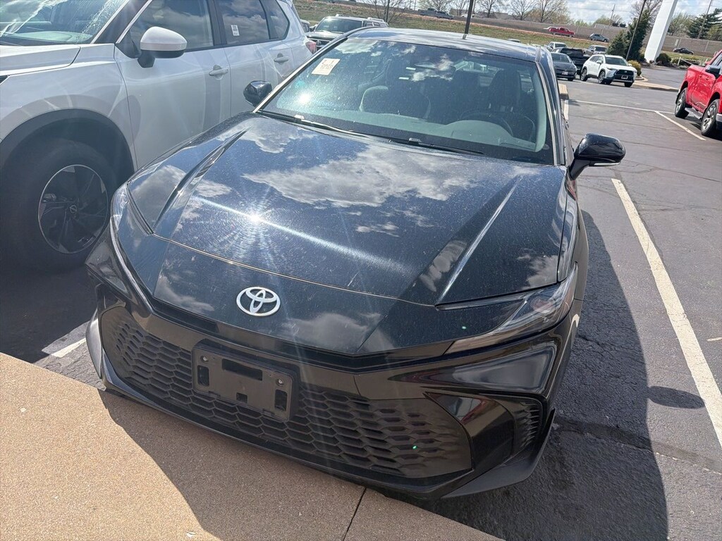 Used 2025 Toyota Camry SE Sedan