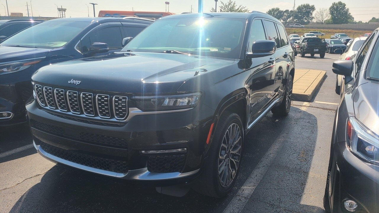 2021 Jeep Grand Cherokee L Summit photo 2
