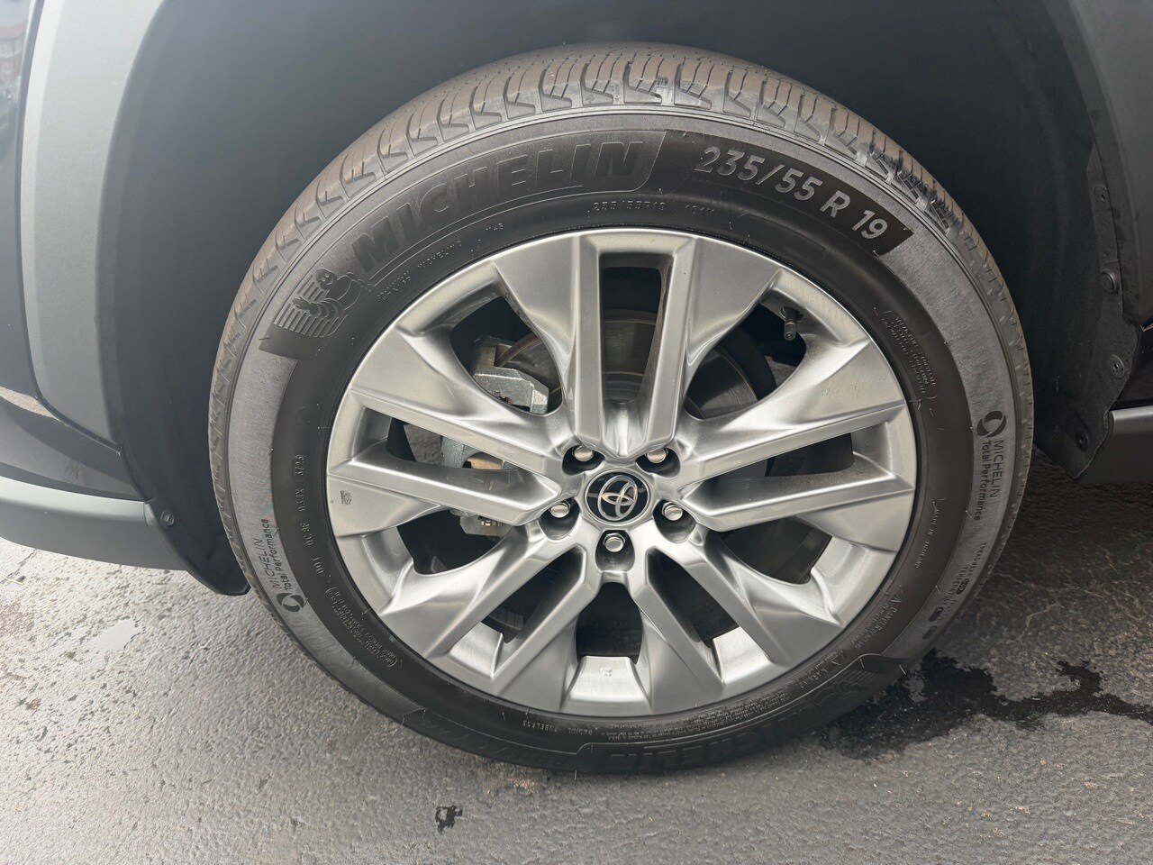 2024 Toyota RAV4 XLE Premium photo 2