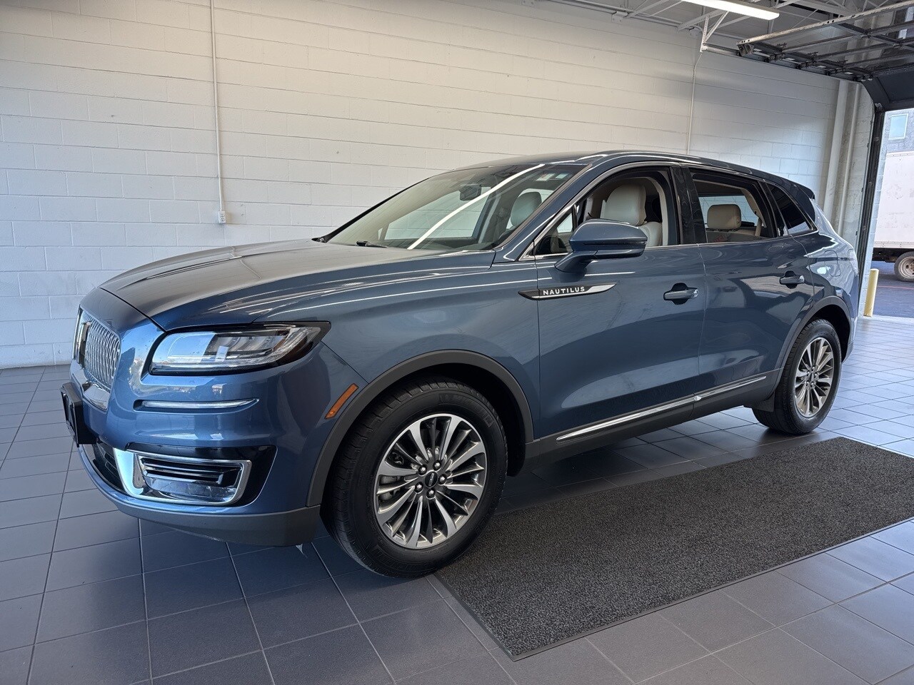 2019 Lincoln Nautilus Select photo 4