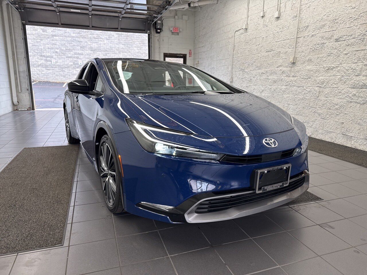 2024 Toyota Prius XLE photo 2