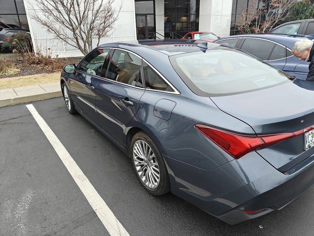 Used 2020 Toyota Avalon Hybrid Limited Sedan