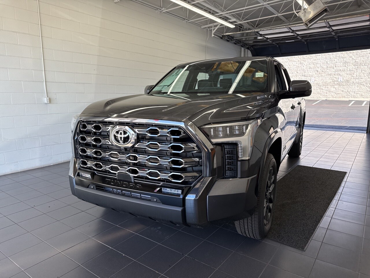 2026 Toyota Tundra Platinum photo 3