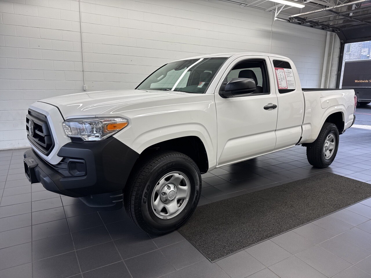 2022 Toyota Tacoma SR photo 4