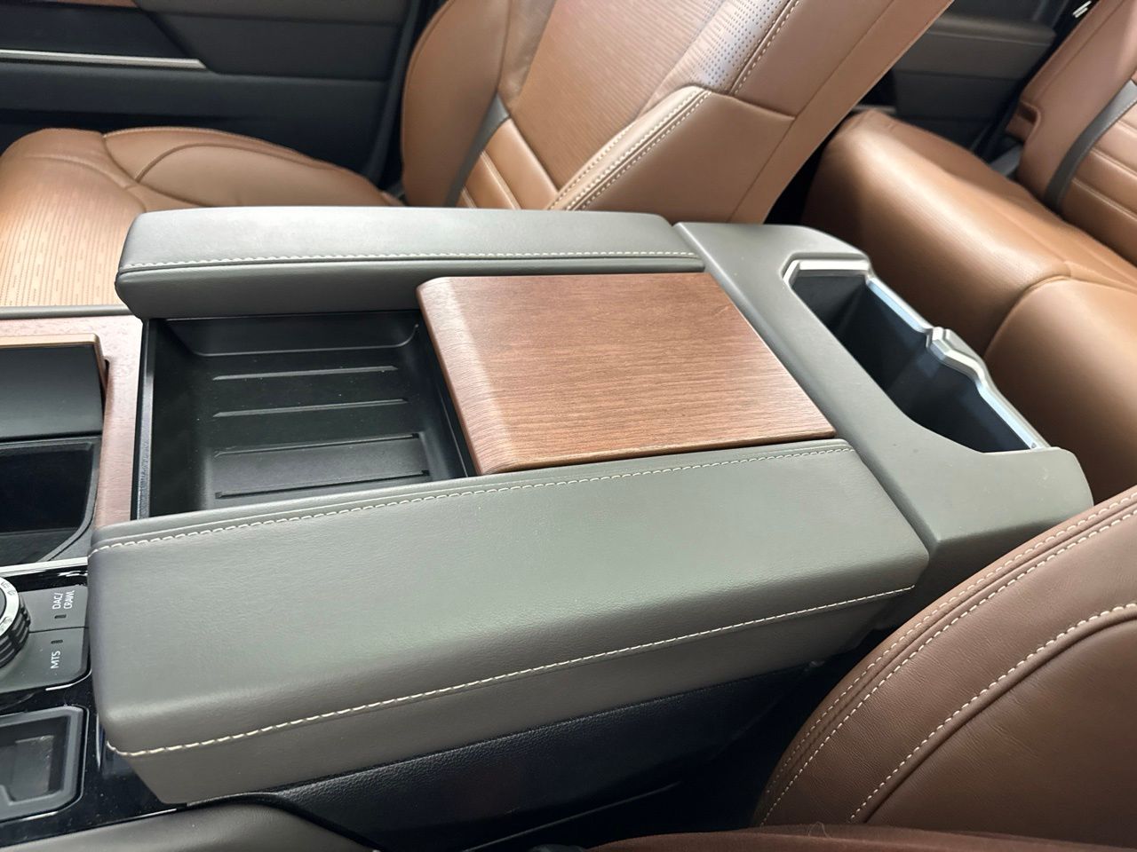 2026 Toyota Tundra 1794 Edition - Photo 33