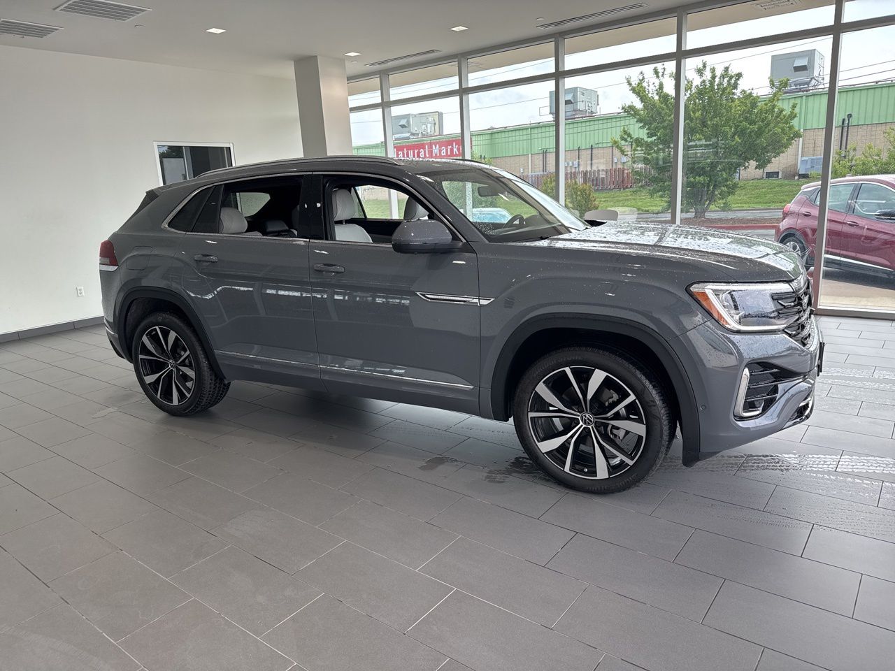 2025 Volkswagen Atlas Cross Sport 2.0T SEL Premium R-Line 4MOTION's photo