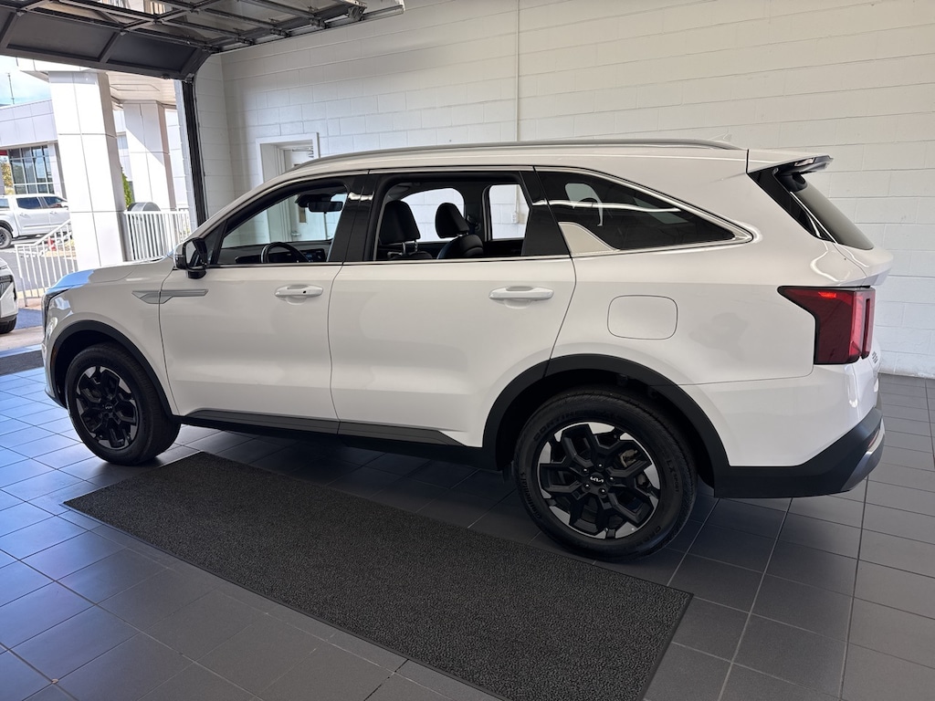 Used 2024 Kia Sorento S SUV