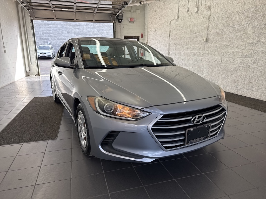 Used 2017 Hyundai Elantra SE Sedan