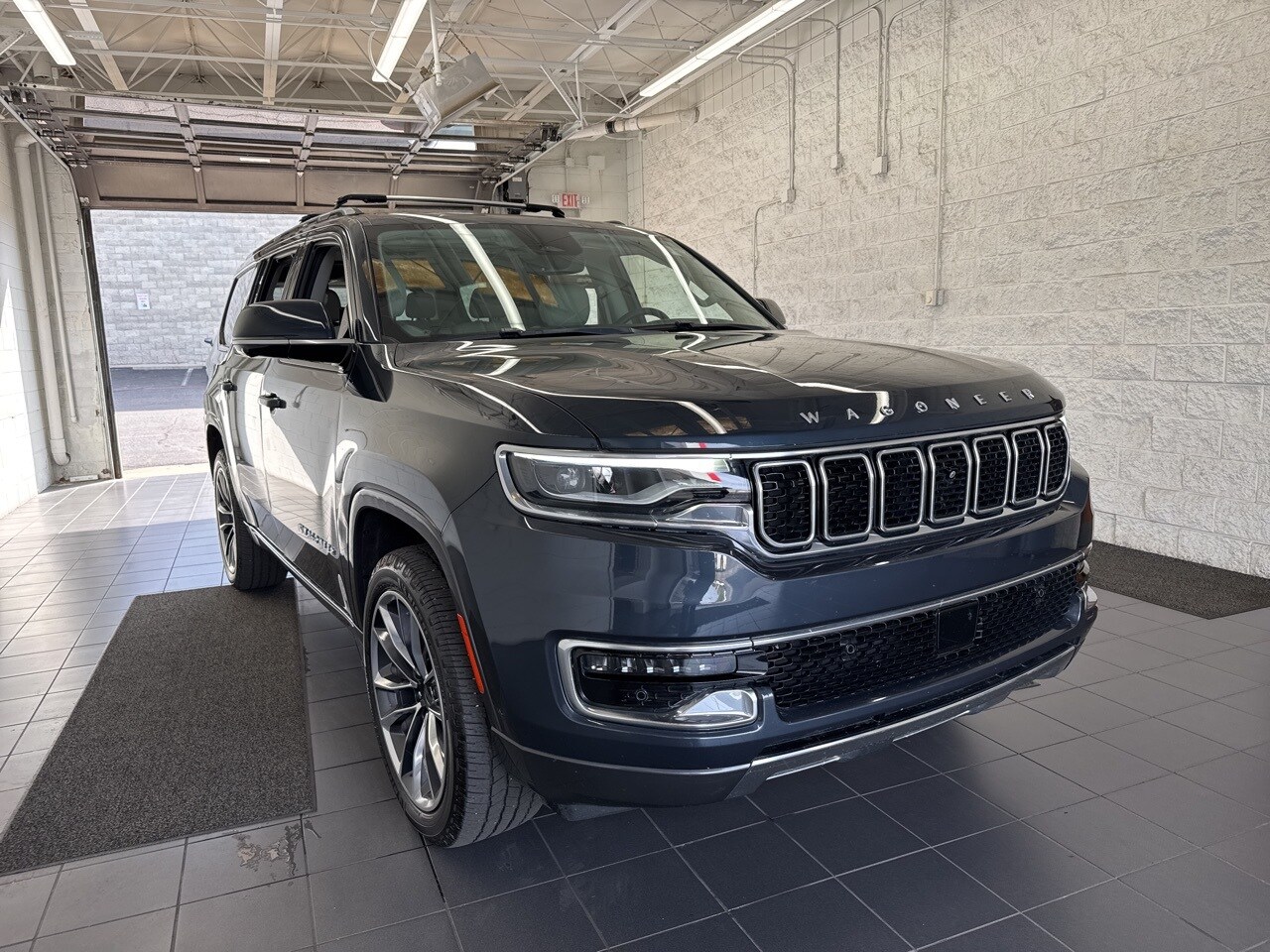 2022 Jeep Wagoneer Series III photo 2