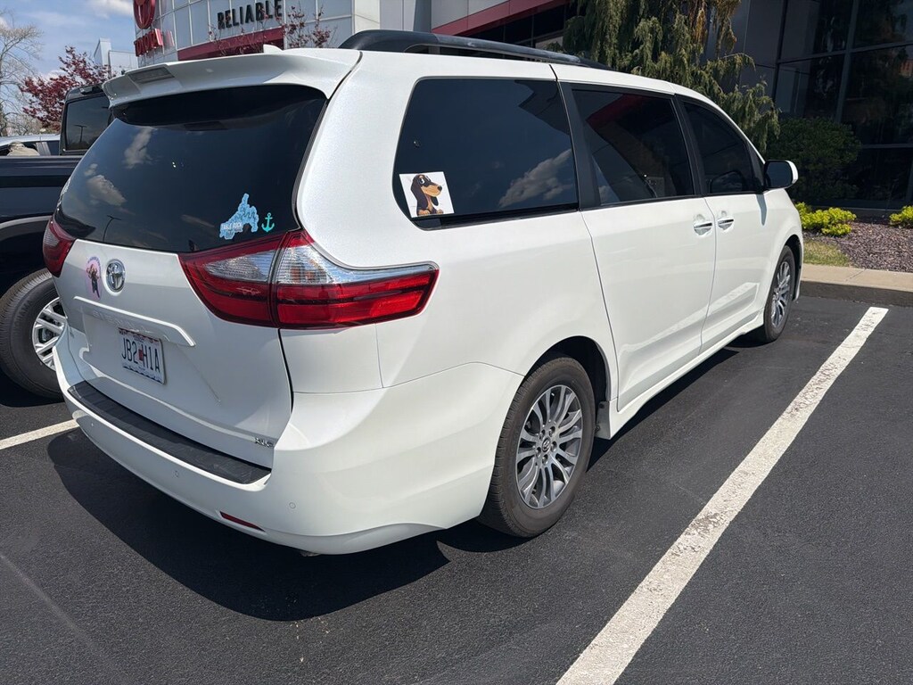 Used 2019 Toyota Sienna XLE Minivan/Van