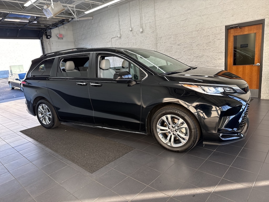 Certified 2023 Toyota Sienna XSE Minivan/Van