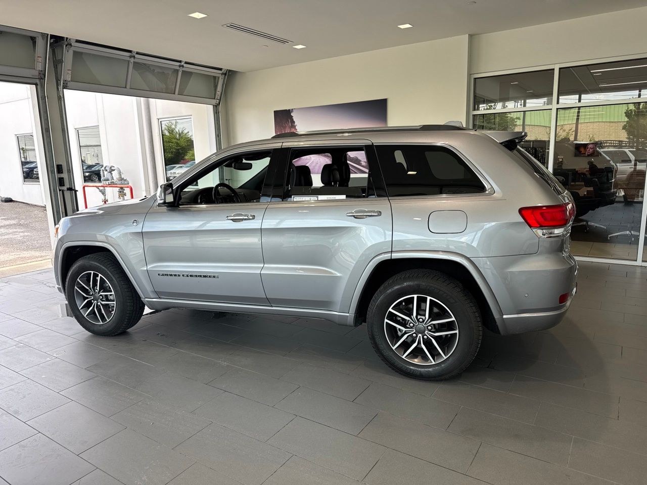 2021 Jeep Grand Cherokee Overland - Photo 5