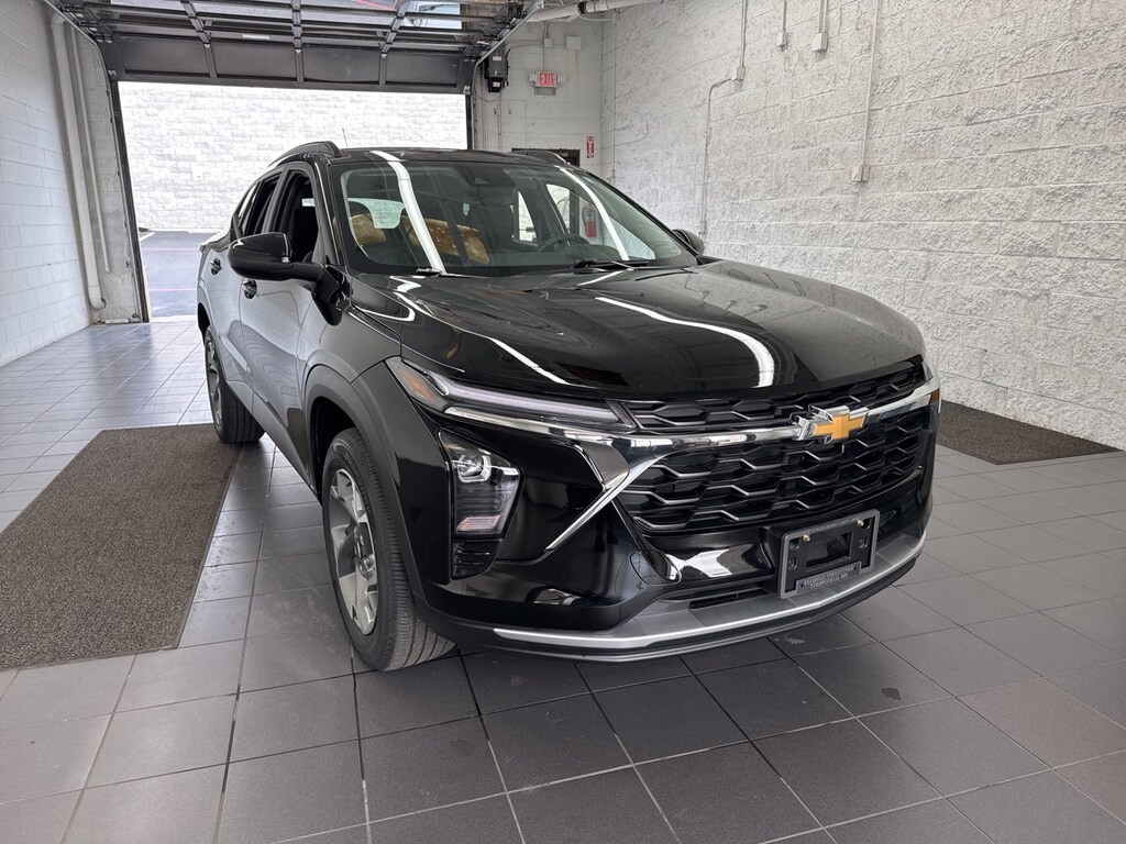 Used 2024 Chevrolet Trax LT SUV
