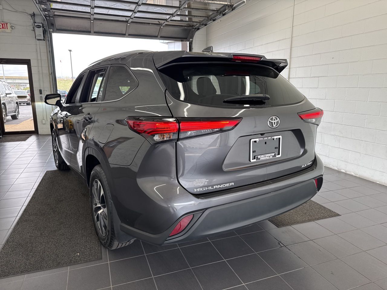 View vehicle photo 6