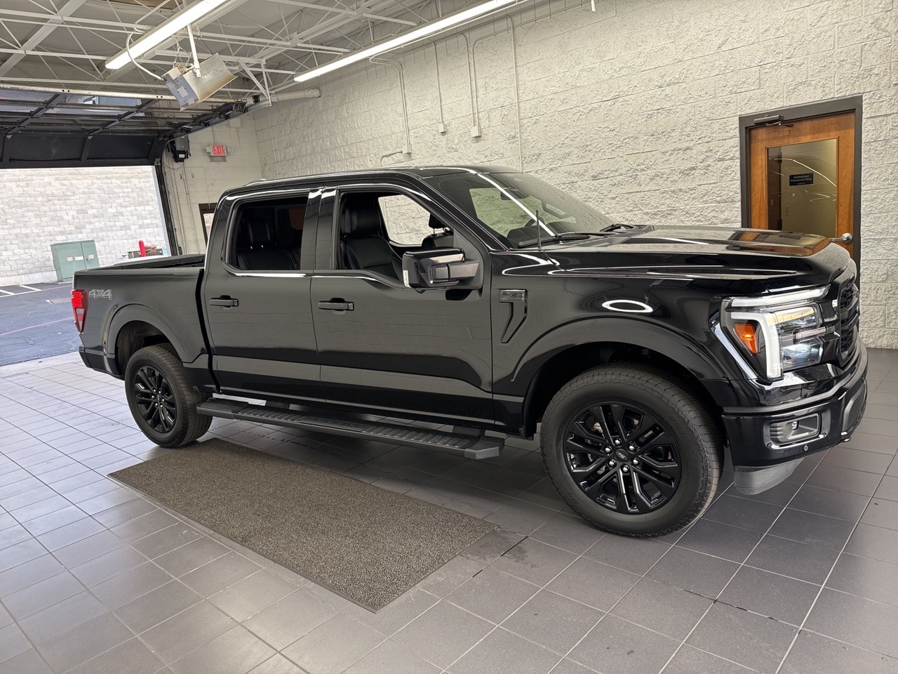 2025 Ford F-150 Lariat's photo