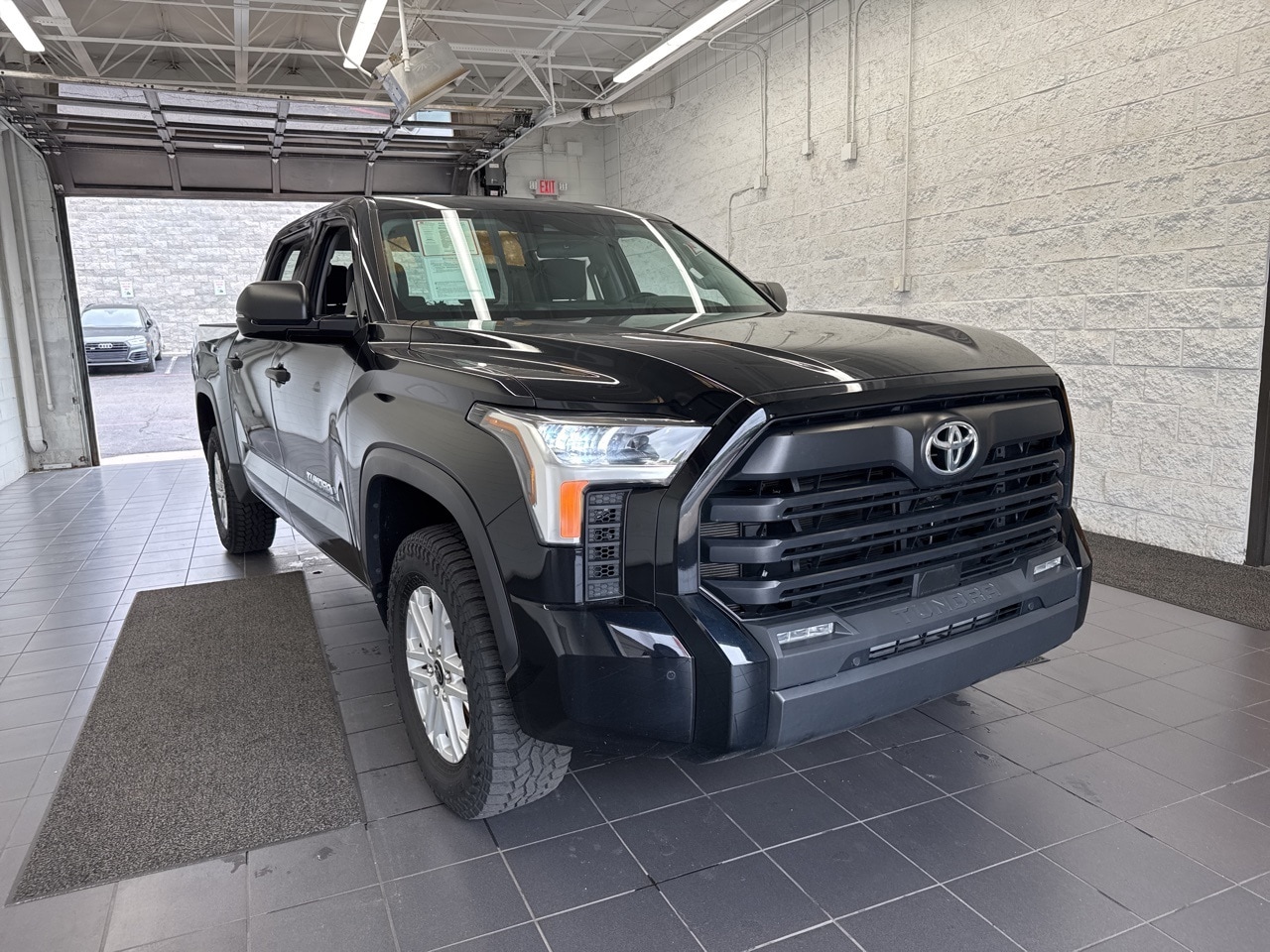 Used 2022 Toyota Tundra SR5 with VIN 5TFLA5DB9NX041308 for sale in Springfield, MO