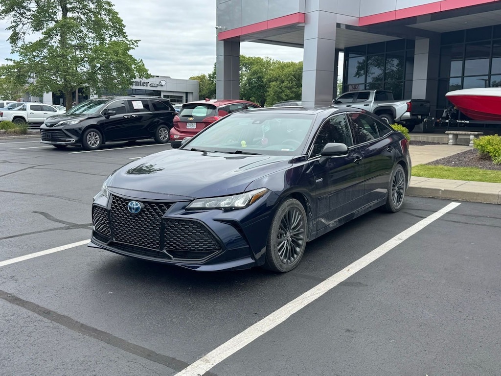 Used 2021 Toyota Avalon Hybrid XSE Sedan