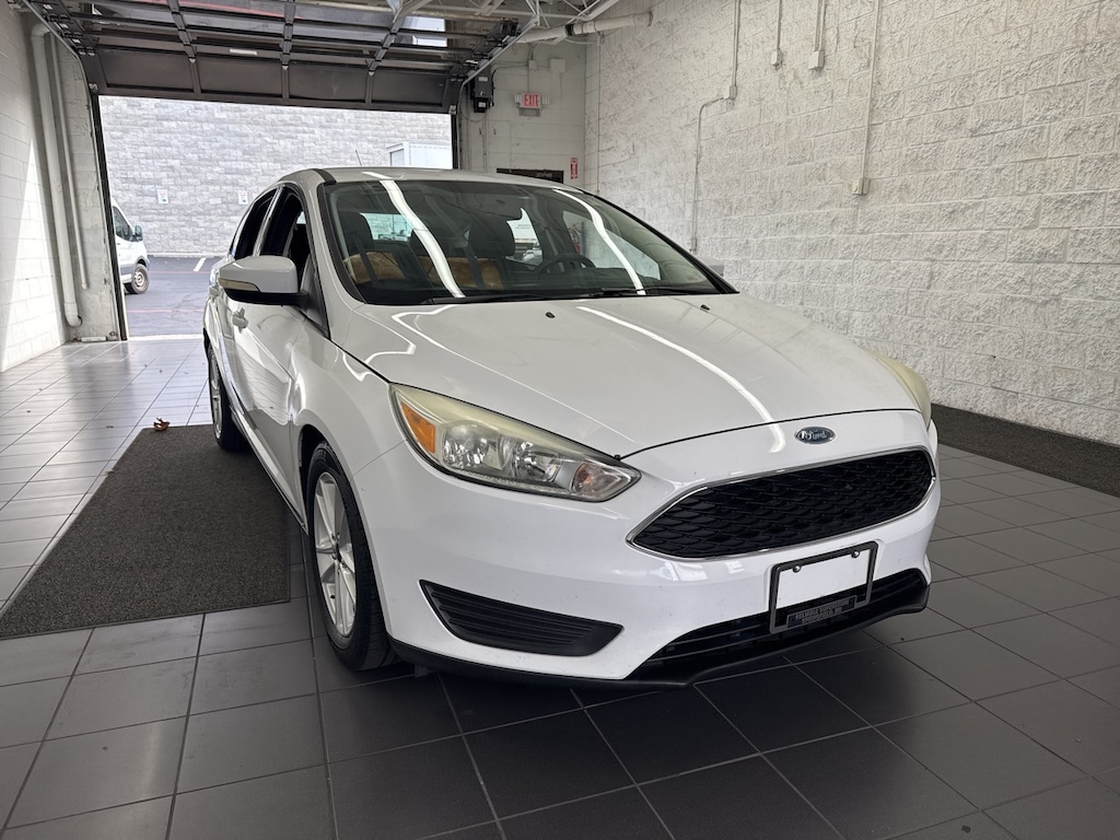 Used 2015 Ford Focus SE Hatchback