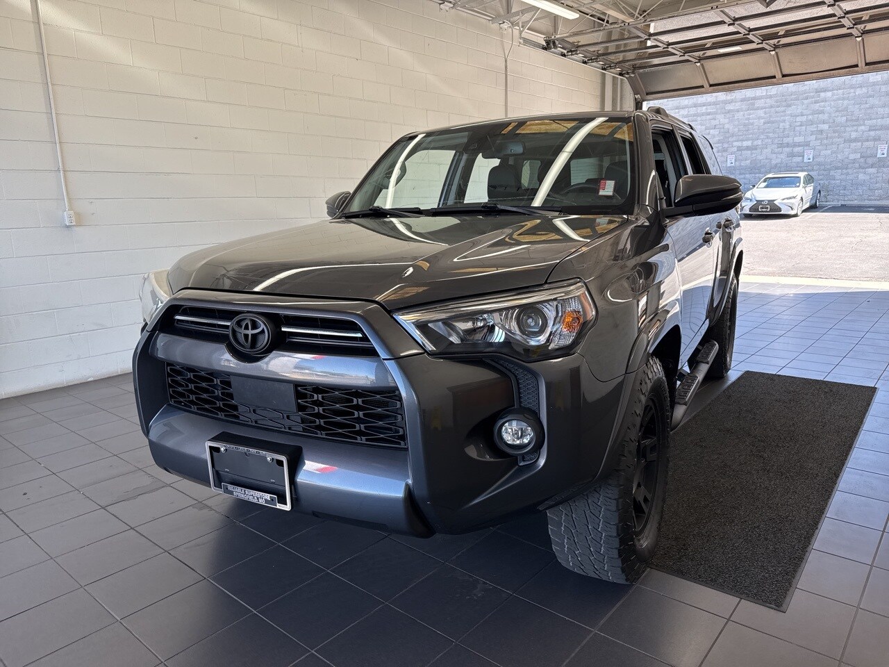 2022 Toyota 4Runner SR5 Premium photo 3