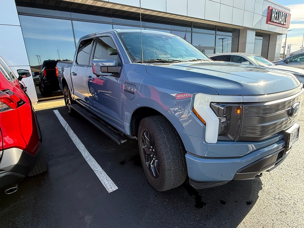 2023 Ford F-150 Lightning Lariat's photo
