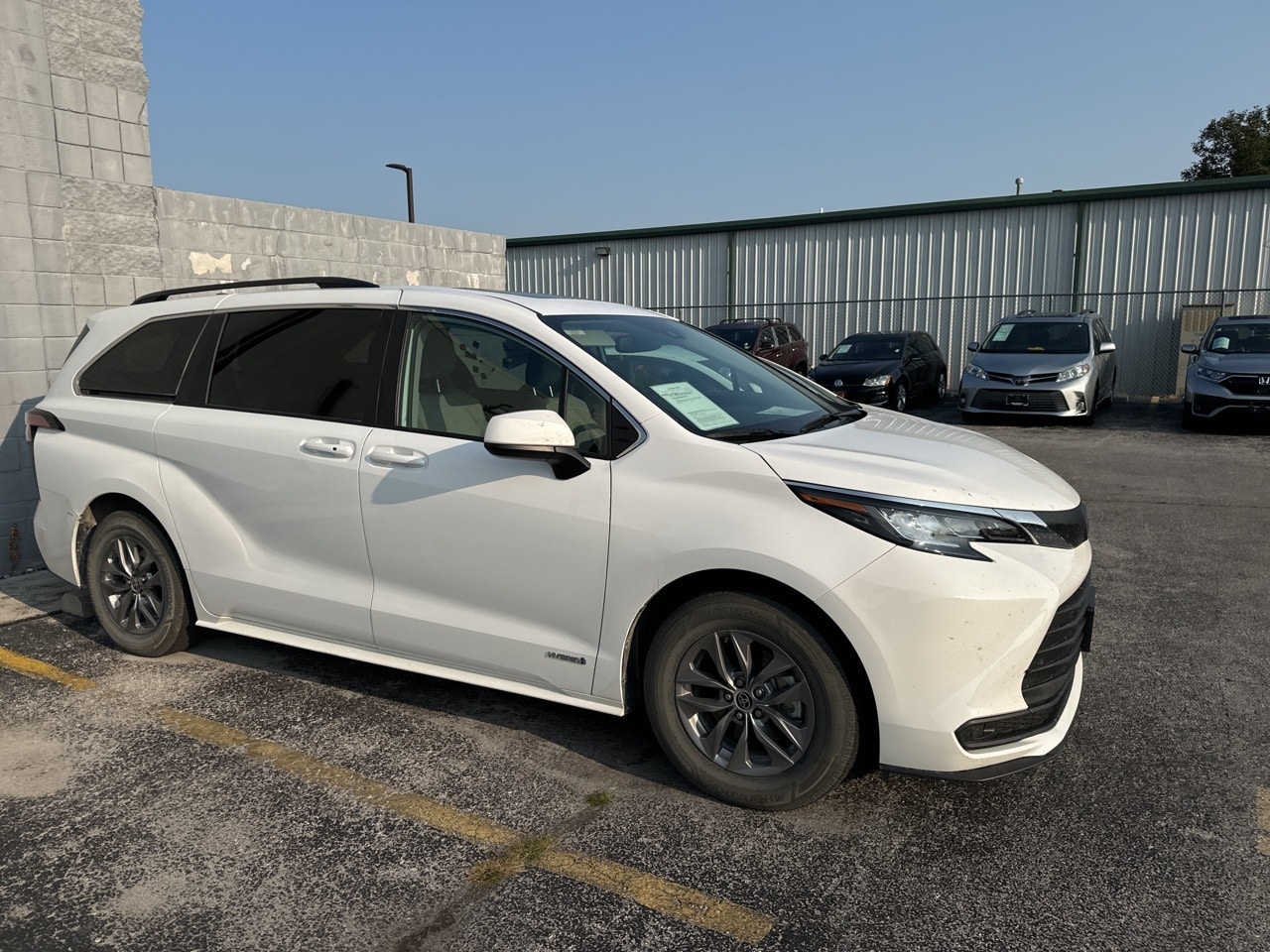 Certified 2021 Toyota Sienna LE with VIN 5TDBSKFC0MS022258 for sale in Springfield, MO