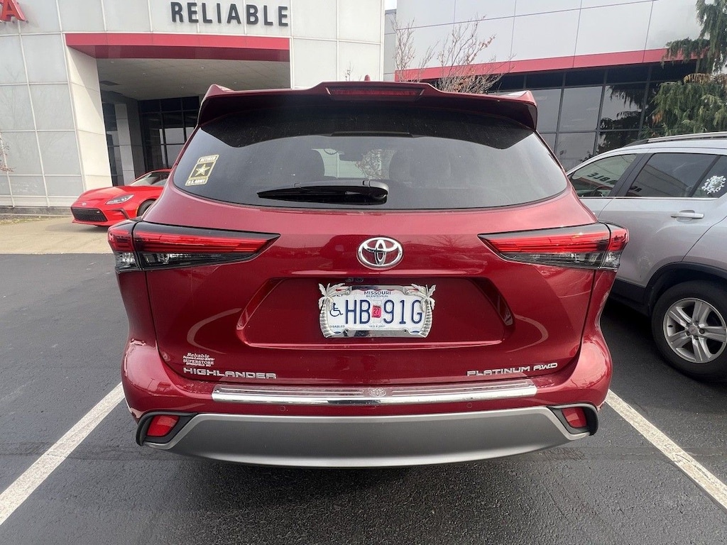 Used 2023 Toyota Highlander Platinum SUV